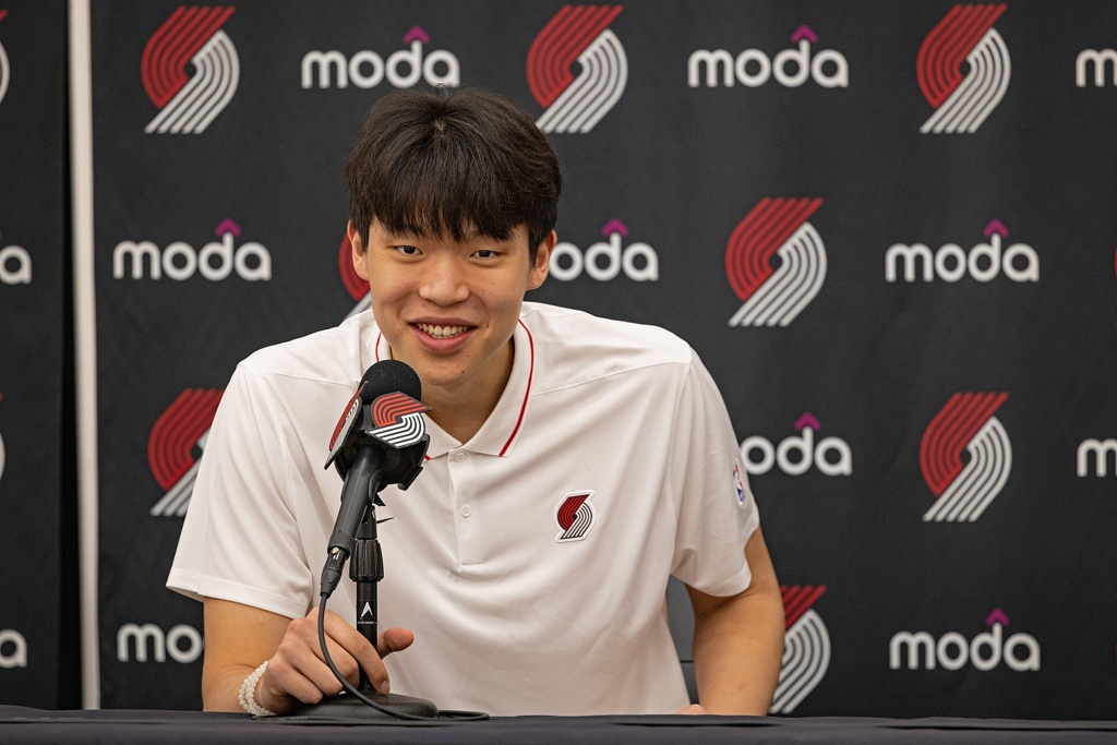 美网红：杨瀚森不会英语就不配来这捞金 尊重都是相互的